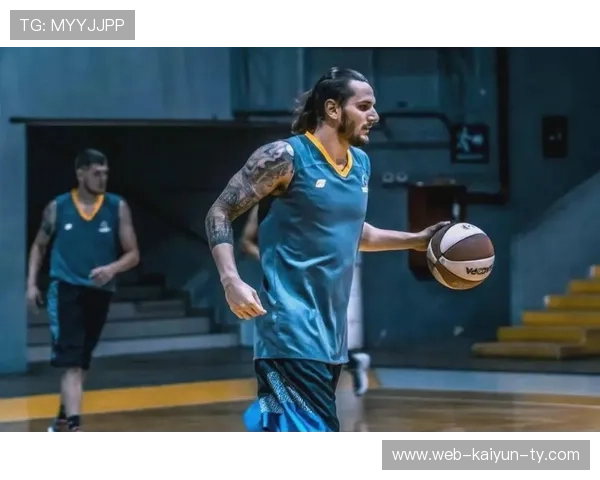 状态不佳爱德华兹手感冰冷仅得十五分并出现五次失误表现低迷整体